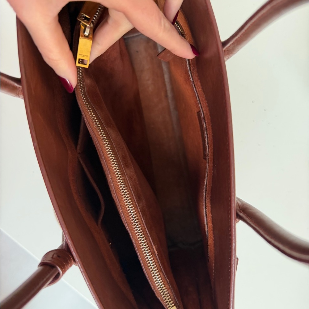 Yves Saint Laurent Sac de Jour (Large) – Camel Calfskin - Picture 4 of 15